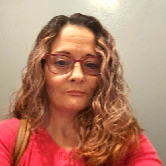 Meet your Posher, Shari - Picture 1 of 4